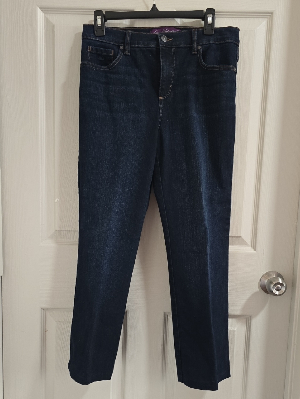 Gloria Vanderbilt "Amanda" Boot Cut Jeans. Size 6S